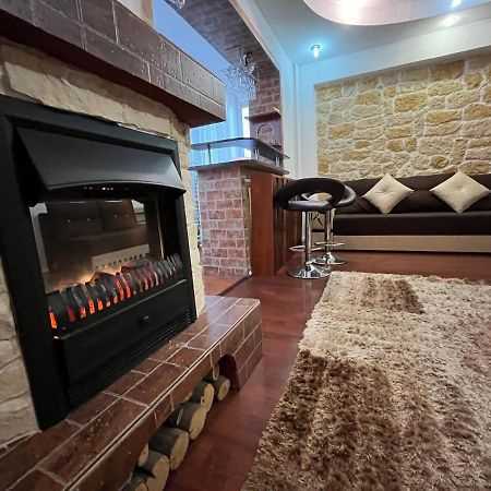 Modern Oasis With A Cozy Fireplace Your Stylish Apartment Minutes From Downtown Bucarest Exterior foto