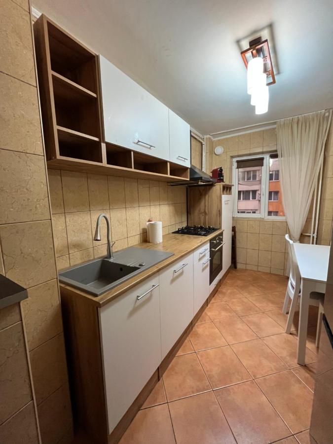 Modern Oasis With A Cozy Fireplace Your Stylish Apartment Minutes From Downtown Bucarest Exterior foto