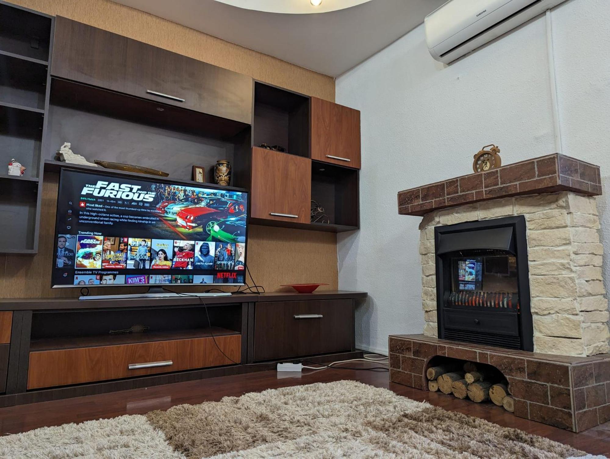 Modern Oasis With A Cozy Fireplace Your Stylish Apartment Minutes From Downtown Bucarest Exterior foto